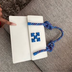 Off white bag in excellent condition. Comes with box